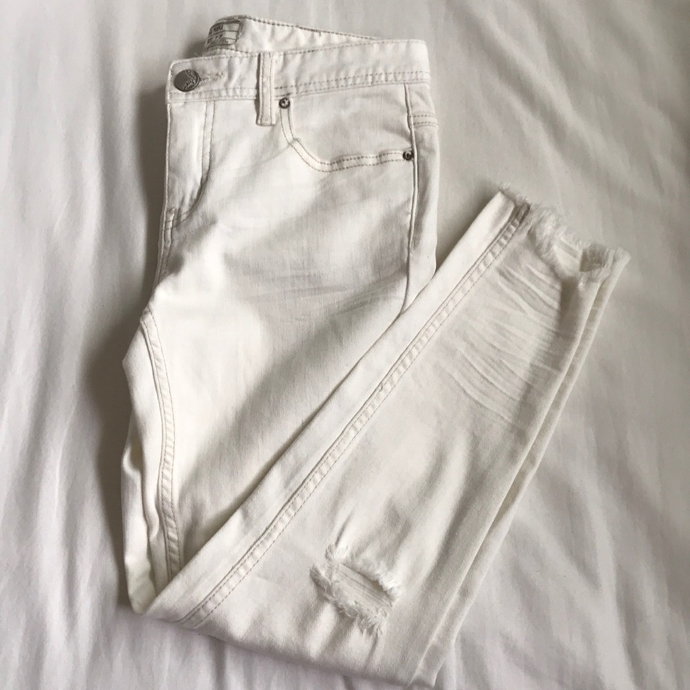 white skinny destroyed raw ankle denim jeans